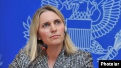 Armenia - Bridget Brink, the U.S. deputy assistant secretary of state for European and Eurasian affairs, at a news conference in Yerevan, 18Nov2015.