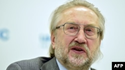 СПИД-на дуьхьал къийсам латточу центран куьйгалхо Покровский Вадим