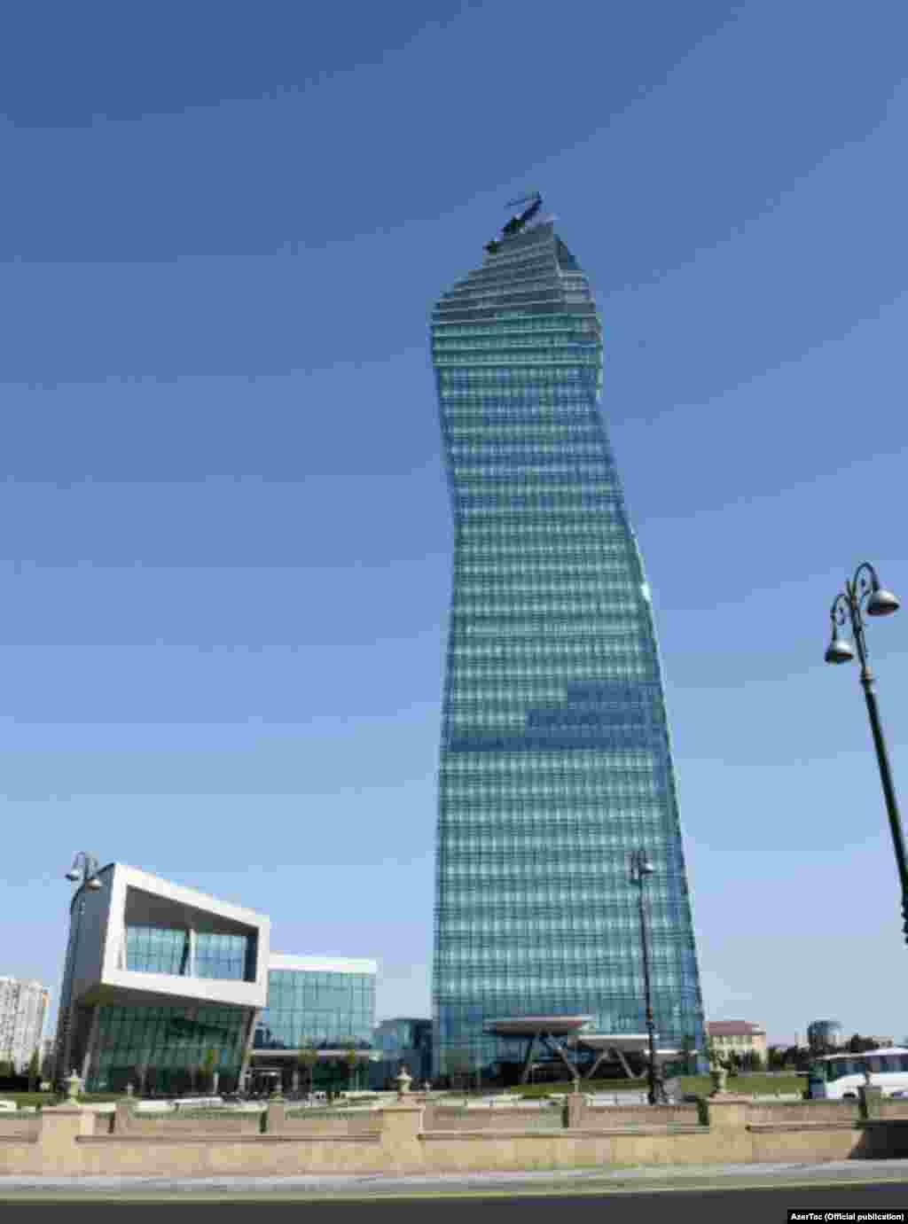 Azerbaijan -- President Aliyev opened the new office building of state oil company - SOCAR, Baku, 30May2016