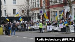 Українці Лондона протестували проти військового втручання Росії