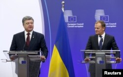 Petro Poroșenko in Bruxelles cu Donald Tusk, 17 martie, 2016.