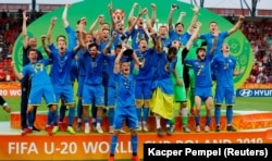 Молодіжна збірна України віком спортсменів до 20 років вперше стали чемпіонами світу