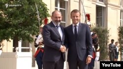 France -- Armenian Prime Minister Nikol Pashinian meets with President of France Emmanuel Macron, Paris, 14Sep2018