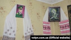 Портрет зниклого сина Ігоря досі висить у будинку його матері Антоніни Бєлокурової