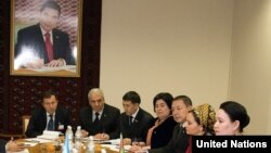 Türkmenistanyň demokratiýa we adam hukuklary instituty (arhiw suraty) 