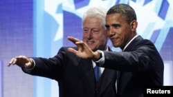 Экс-президент США Билл Клинтон и президент Барак Обама