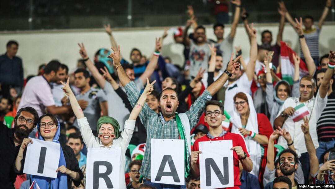 Iranian soccer stars call on government to repeal ban on women in stadiums