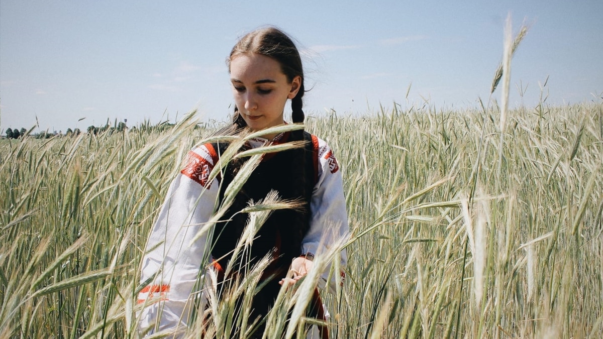 Belarusian Police Detain Singer Who Refused Lukashenka Scholarship In 2020 - Vimarsana News