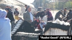 Асароти сӯхтор дар корхонаи пахтаи шаҳри Ваҳдат (Акс аз бойгонӣ)