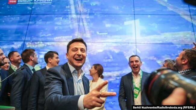 Перша публічна поява Богдана поруч із Зеленським у штабі кандидата у президенти
