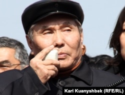 Назарбек Канафин, казахский писатель, выступает на митинге. Алматы, 24 марта 2012 года.
