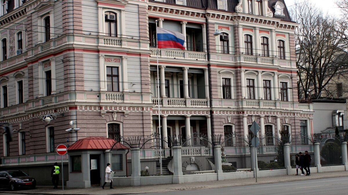 Латвія висилає російського дипломата за «провокаційну комунікацію» посольства РФ
