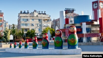 Кэти Мэйдің Playboy-дағы эротикалық суреті