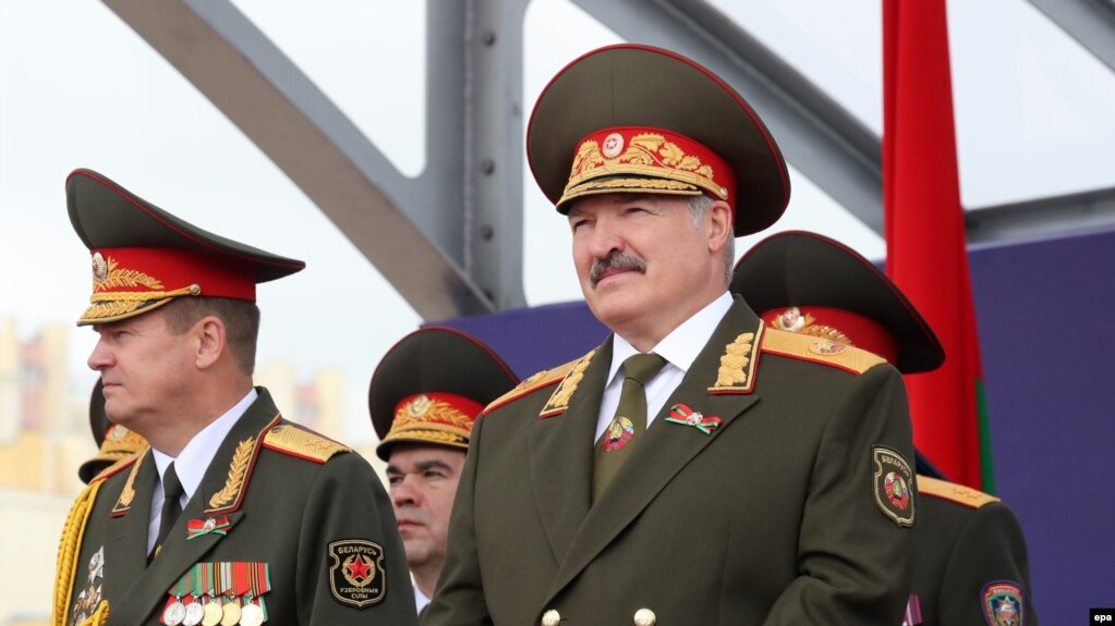 Аляксандр Лукашэнка на парадзе