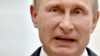 "Стул под Путиным покачивается". Тройная угроза для Кремля