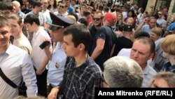 Участники акции "Он нам не царь" в Краснодаре \ The participants of rally He is not our tsar in Krasnodar