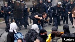 Ֆրանսիա - Ցուցարարների և ոստիկանների միջև բախումը Փարիզում, 15-ը սեպտեմբերի, 2016թ․