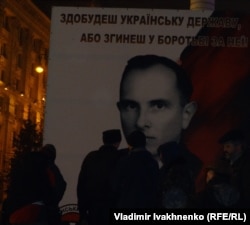 Портрет Степана Бандеры на Майдане