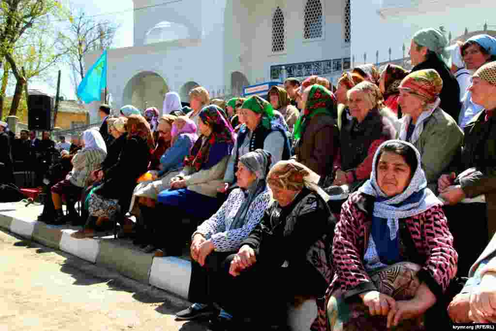 Cami açılışına 500-den ziyade insan keldi