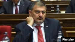 Armenia - Deputy Prime Minister Vache Gabrielian attends a parliament session in Yerevan, 20May2015.