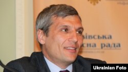 Його вважають правою рукою лідера партії Олега Тягнибока