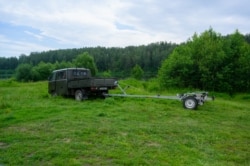 Машына рыбааховы каля Нёмана ў раёне вёскі Сіўкава, 16 чэрвеня