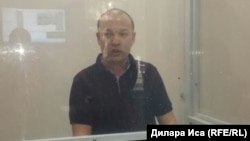 Руслан Жанпеисов в зале суда. Шымкент, 28 сентября 2017 года. 