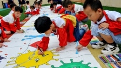 Деца цртаат коронавирус
