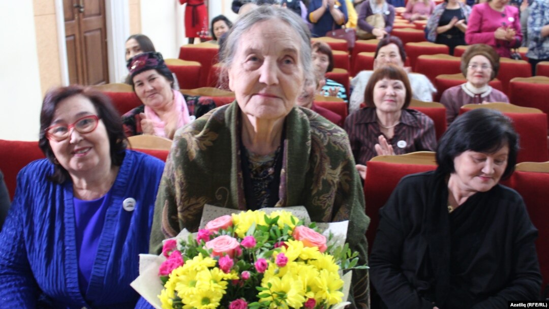Бәйнә Сәлимгәрәева (1933-2025)