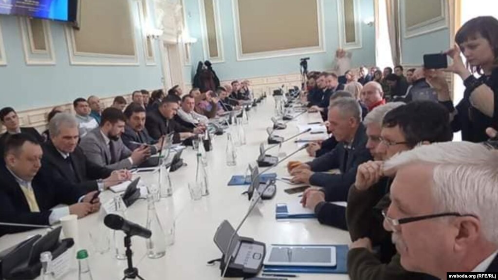У Києві відбулася міжнародна експертна дискусія «Гібридна війна Російської Федерації проти Білорусі», організована українським недержавним аналітичним центром «Українські студії стратегічних досліджень» і рухом солідарності «Разом»