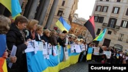 Українці Італії мітингували на підтримку батьківщини у Римі, березень 2014 року