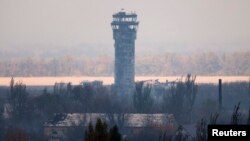 Диспетчерська вежа Донецького аеропорту імені Сергія Прокоф'єва. Донецьк, жовтень 2014 року