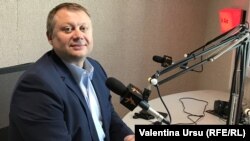 Vadim Brînzan în studioul Europei Libere