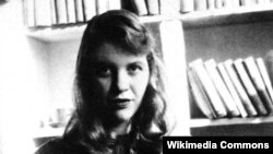 Sylvia Plath, poetă și romancieră americană