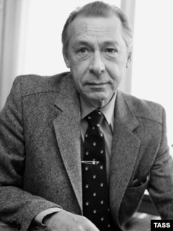 Олег Ефремов, 1983 год