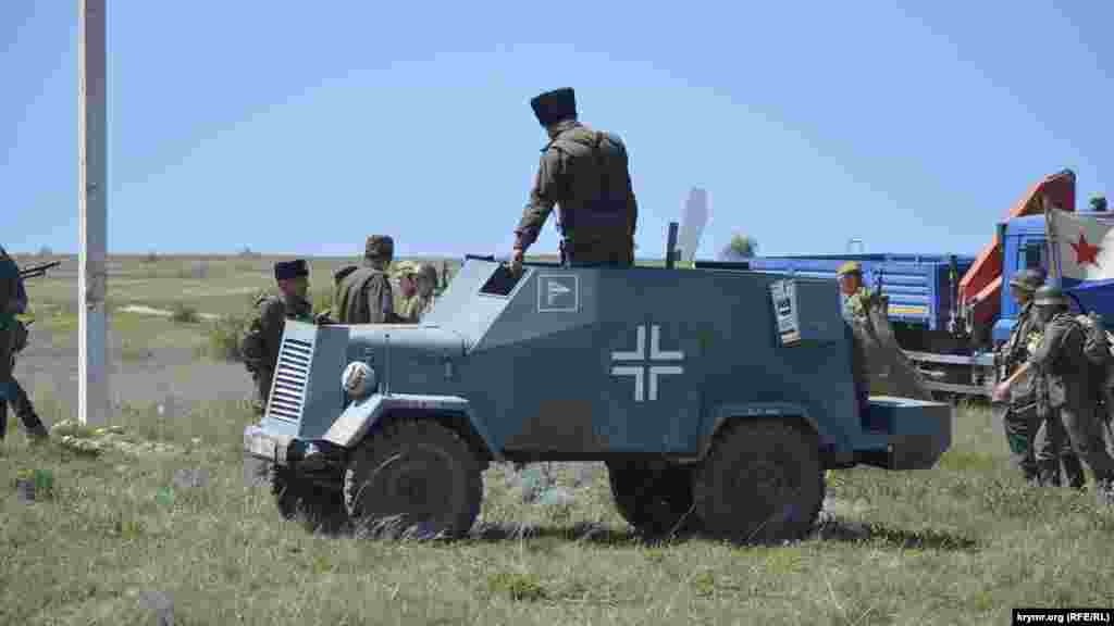 Немецкий бронированный автомобиль с пулеметом &ndash; Kfz 13