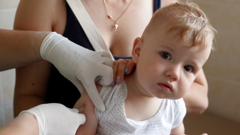 Има (ли) недостиг на редовни вакцини за бебиња