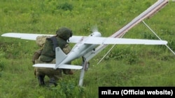БПЛА належить до російського багатоцільового безпілотного авіаційного комплексу «Орлан-10», що призначений для ведення розвідки і коректування вогню артилерії (архівне фото)