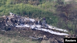 بقایای اف۱۶ سرنگون‌شده بر فراز روستای هادروف اسرائیل. ۲۱ بهمن ۹۶