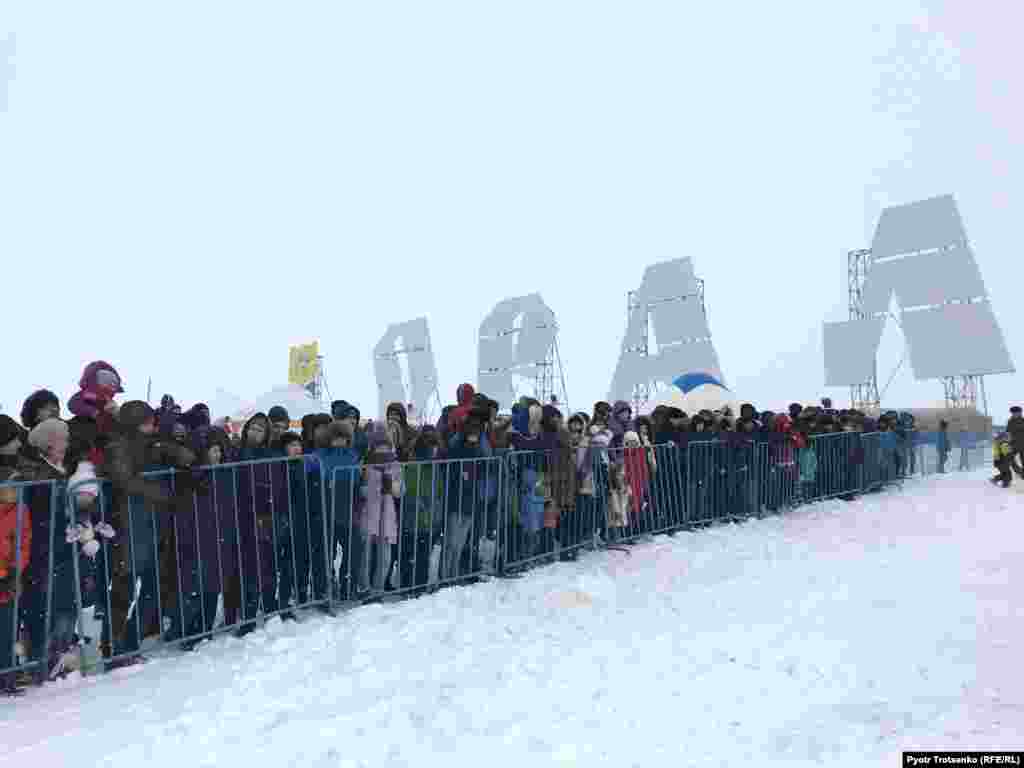 Spectators, including children, braved temperatures as low as minus 23 degrees Celsius.&nbsp;