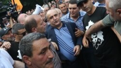 Armenia - Samvel Babayan is greeted by supporters in Yerevan after being released from prison, 15 June 2018.