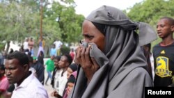 Somalia se confruntă cu cea mai gravă criză umanitară din ultimii ani. În această fotografie, o femeie reacționează la locul exploziei unei mașini capcană, la un punct de control din Mogadishu, Somalia, 28 decembrie 2019.