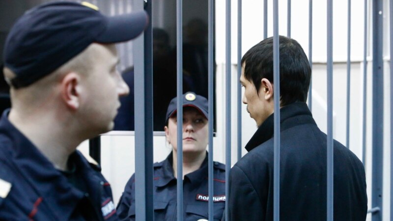 Подозреваемый в организации теракта в Петербурге кыргызстанец заявил о пытках и шантаже