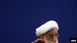  آیت الله احمد جنتی رئیس بانفوذ شورای نگهبان، روز پنج شنبه در مورد تجدید مناسبات با آمریکا هشدار داد