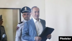 Armenia - Former President Robert Kocharian arrives for a court hearing in Yerevan, May 15, 2019.