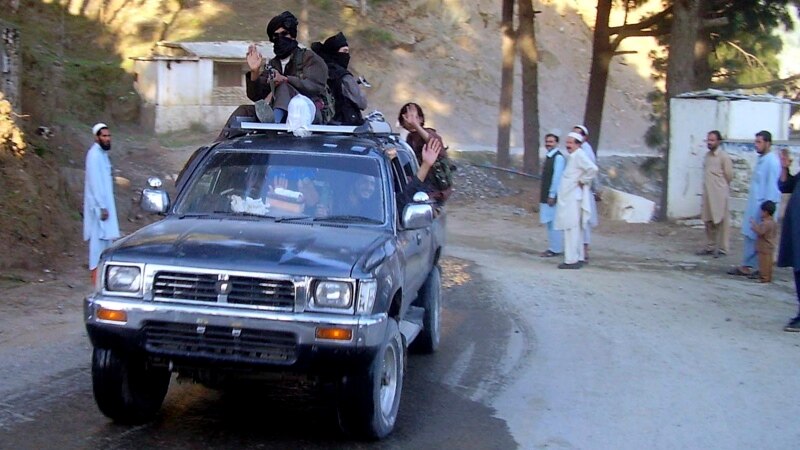 Талиптер Бадахшандагы Кохистанат районун ээлеп алышты