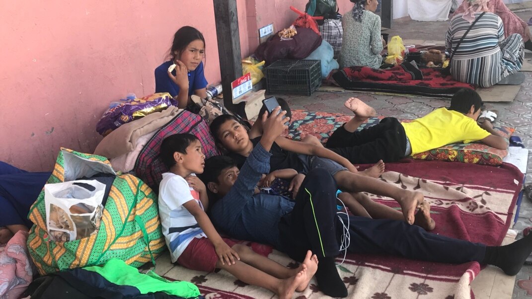 Жеке жалаңаш үлкен сиськи Санкт-Петербургтегі ескі тәуелсіз эскорттар