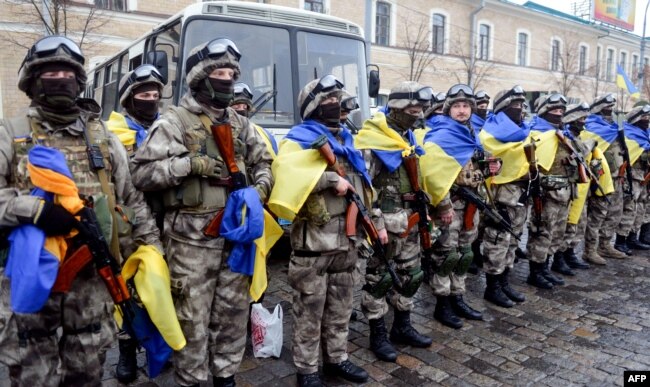 Бійці МВС України під час церемонії відправки на Донбас – до зони збройного протистояння з російськими гібридними силами. Харків, 30 січня 2015 року (ілюстраційне фото)