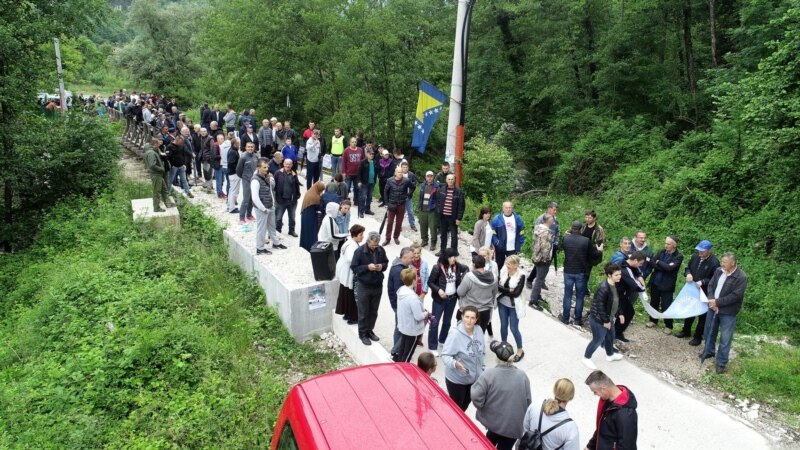 BiH: Stotine građana u odbrani rijeke Neretvice