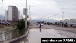 Ýunus Emre köçesinde ýagşyň netijeleri, Aşgabat, maý, 2018